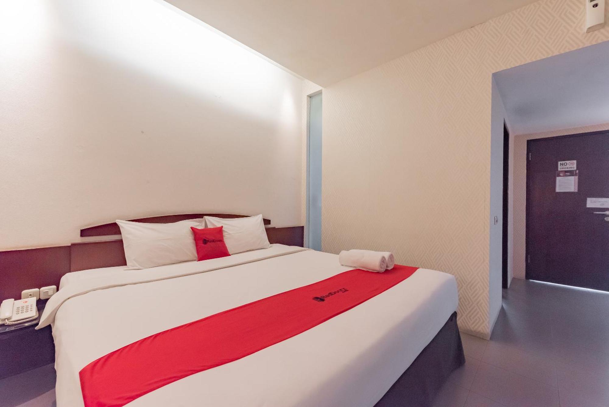 Reddoorz Plus @ Cipaganti Street 3 Bandung Bagian luar foto