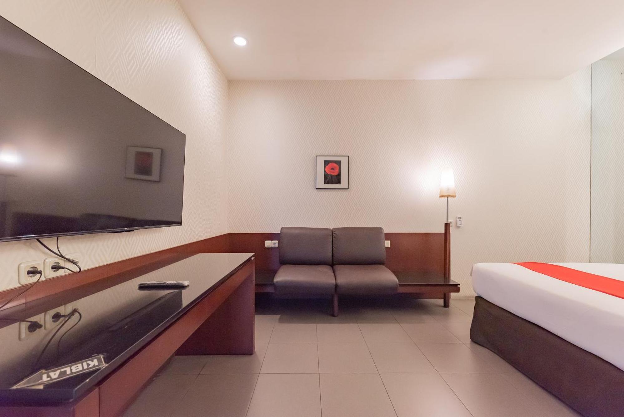 Reddoorz Plus @ Cipaganti Street 3 Bandung Bagian luar foto