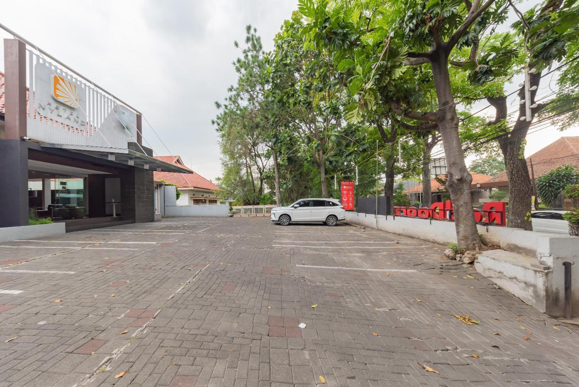 Reddoorz Plus @ Cipaganti Street 3 Bandung Bagian luar foto