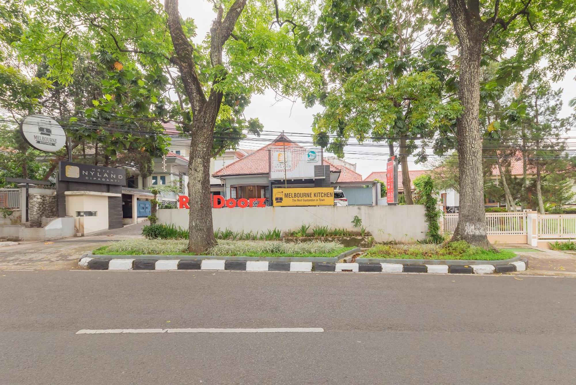 Reddoorz Plus @ Cipaganti Street 3 Bandung Bagian luar foto