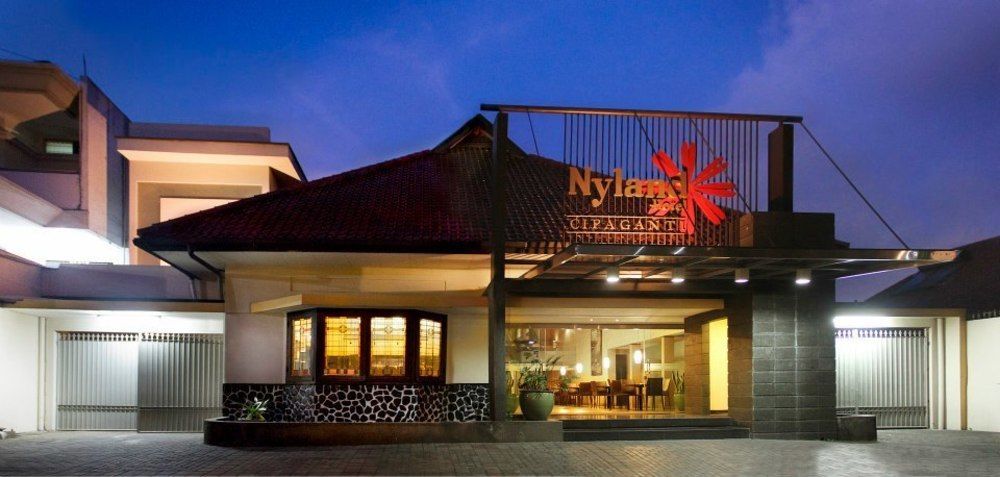 Reddoorz Plus @ Cipaganti Street 3 Bandung Bagian luar foto